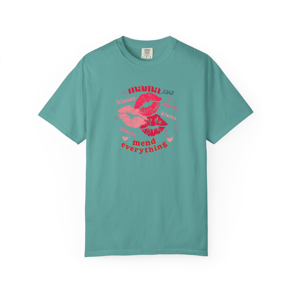 MAMA — Mend Everything Kiss Print T-Shirt