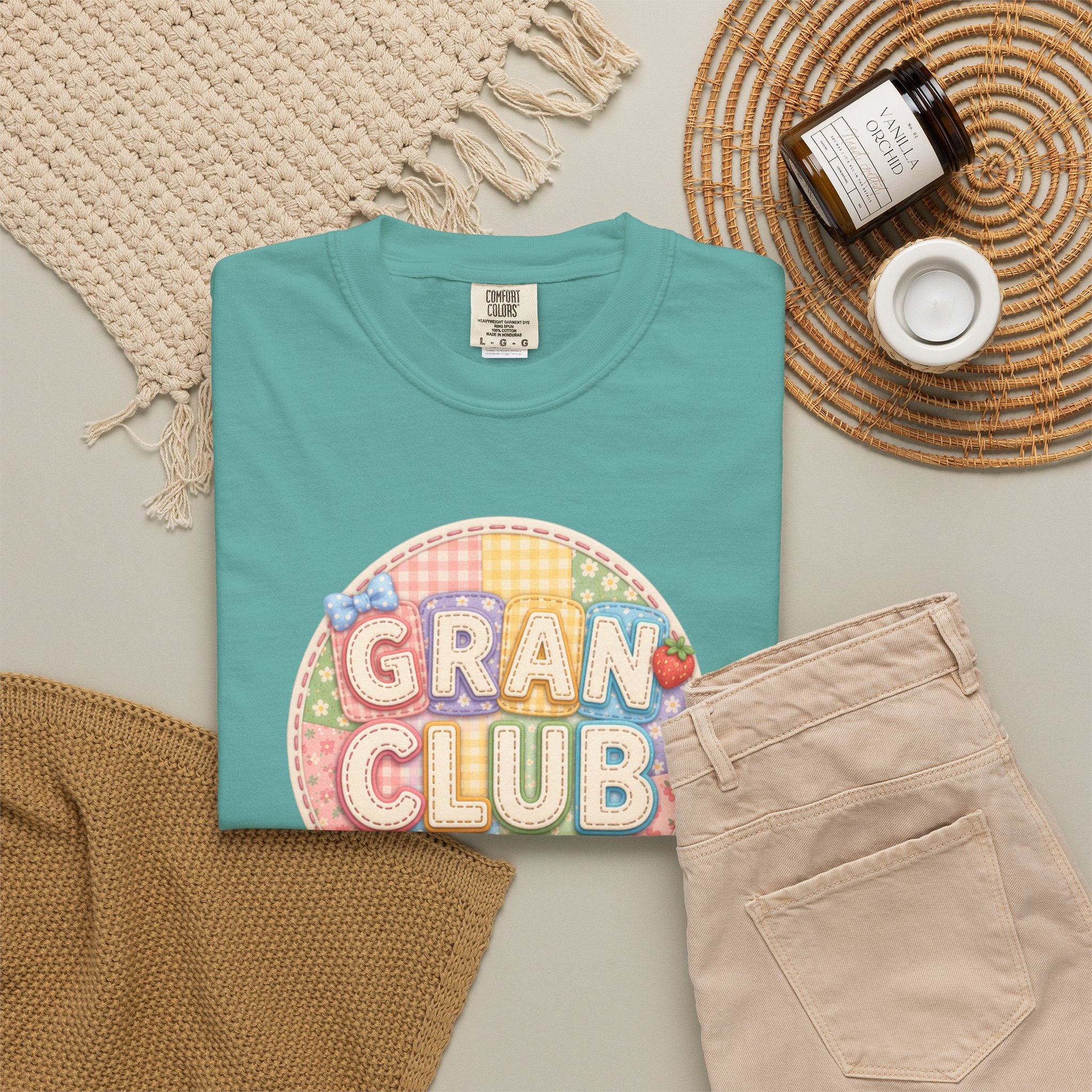 Gran Club Graphic T-Shirt — Retro Pastel Circle Design