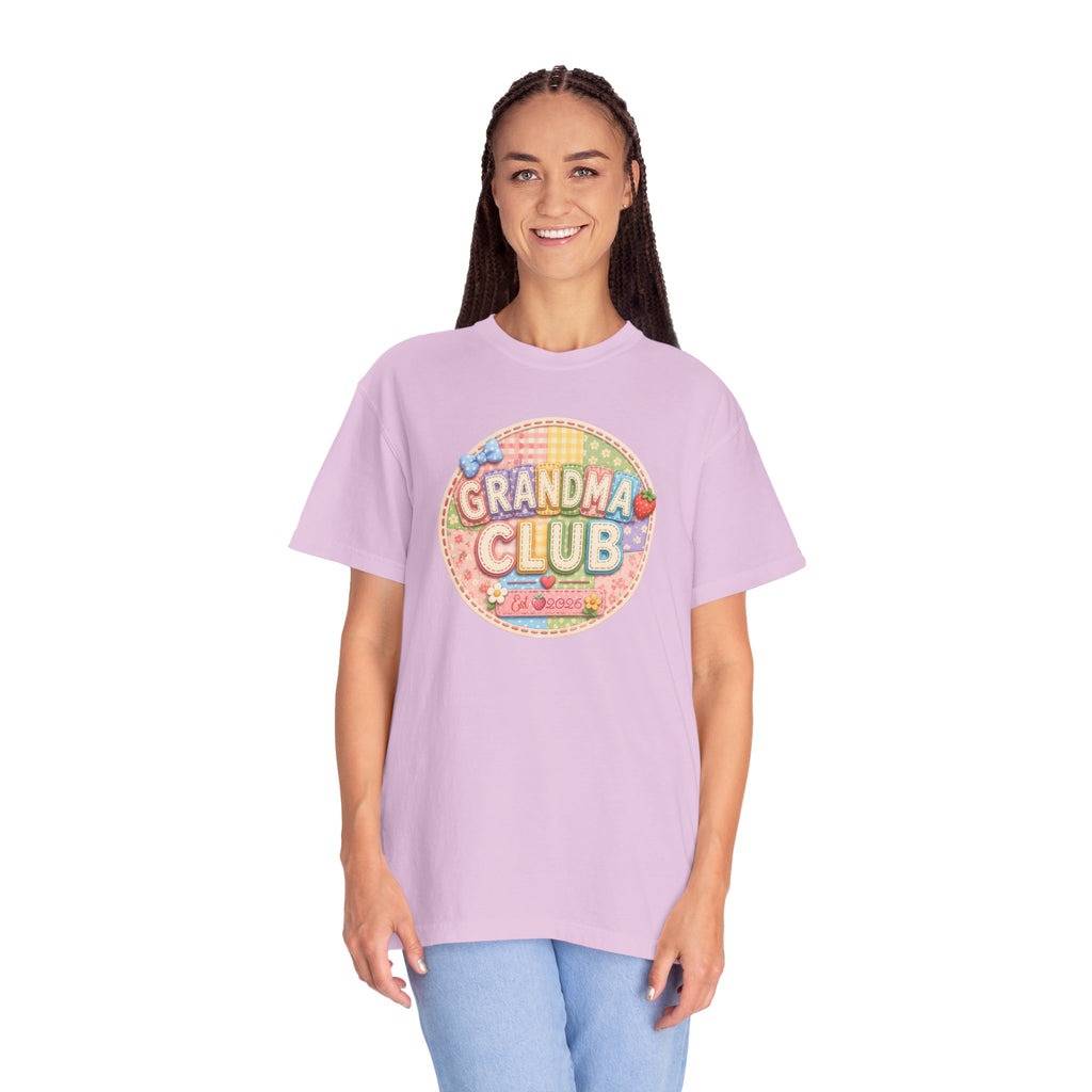 Grandma Club T-Shirt — Cute Retro Floral Badge Tee for Grandmothers