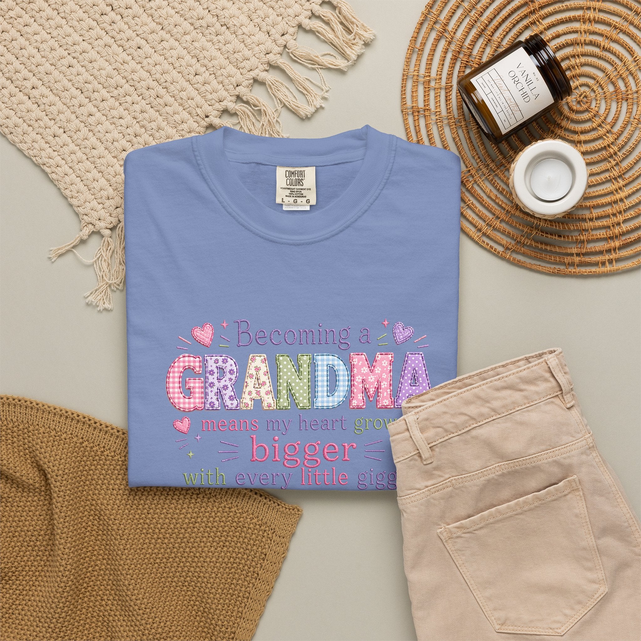 Grandma T-Shirt - "Becoming a Grandma Means My Heart Grows Bigger" - Cute Pastel New Grandma Gift