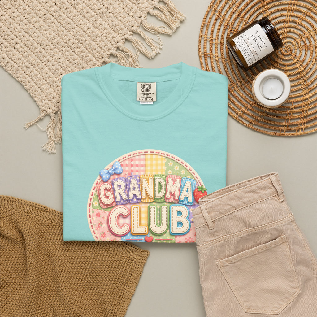 Grandma Club T-Shirt — Cute Retro Floral Badge Tee for Grandmothers