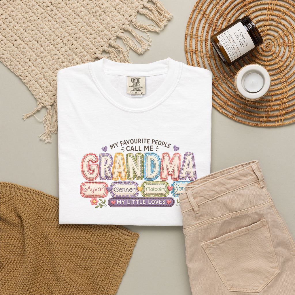 Grandma T-Shirt - My Favorite People Call Me Grandma (Cute Floral Retro Design)
