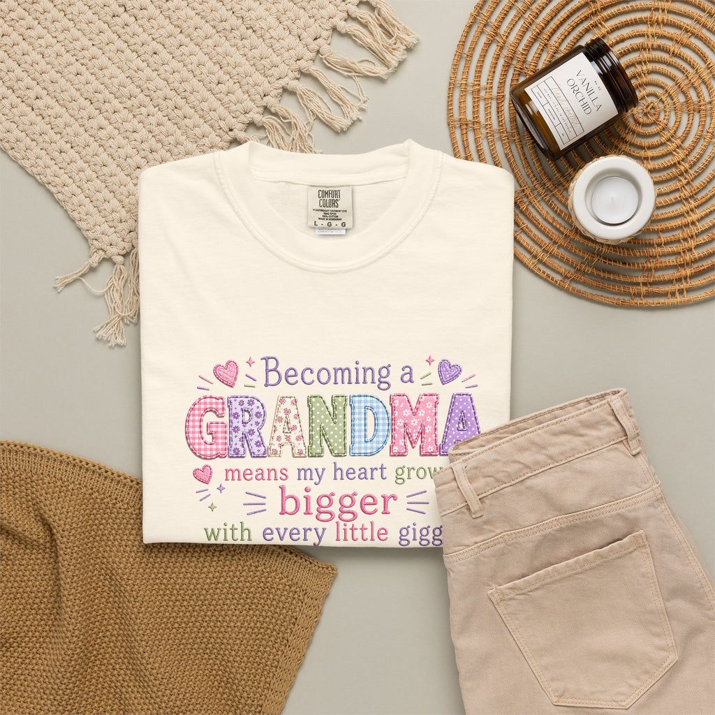 Grandma T-Shirt - "Becoming a Grandma Means My Heart Grows Bigger" - Cute Pastel New Grandma Gift