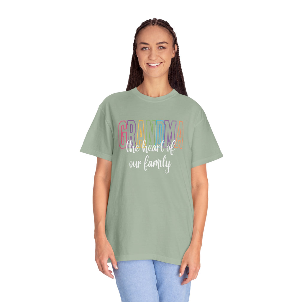 Grandma 'the heart of our family' T-Shirt
