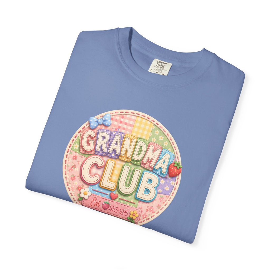 Grandma Club T-Shirt — Cute Retro Floral Badge Tee for Grandmothers