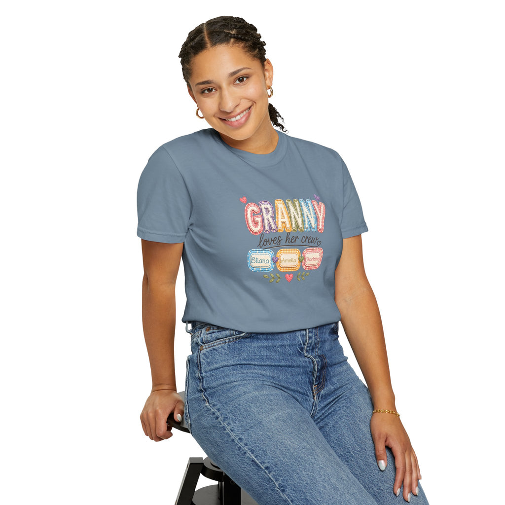 Granny Loves Her Crew T-Shirt – Cute Grandma Family Names Tee
