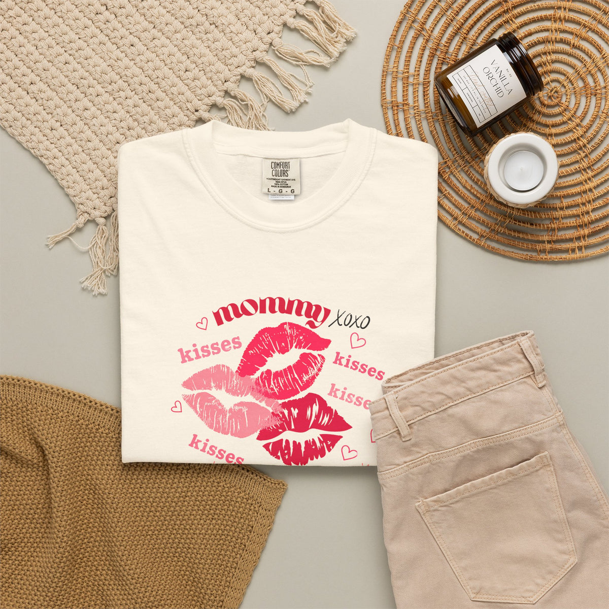 MOMMY — Mend Everything Kiss Print T-Shirt