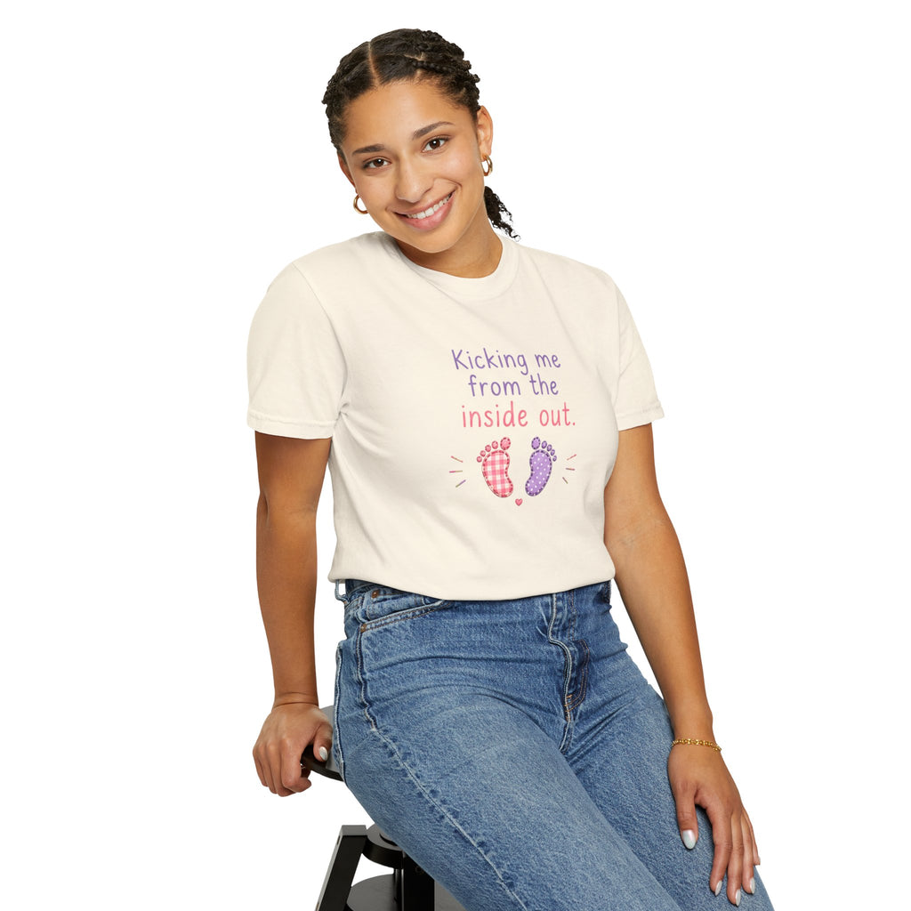 Pregnancy T-Shirt "Kicking Me From the Inside Out" — Cute Baby Footprint Maternity Tee