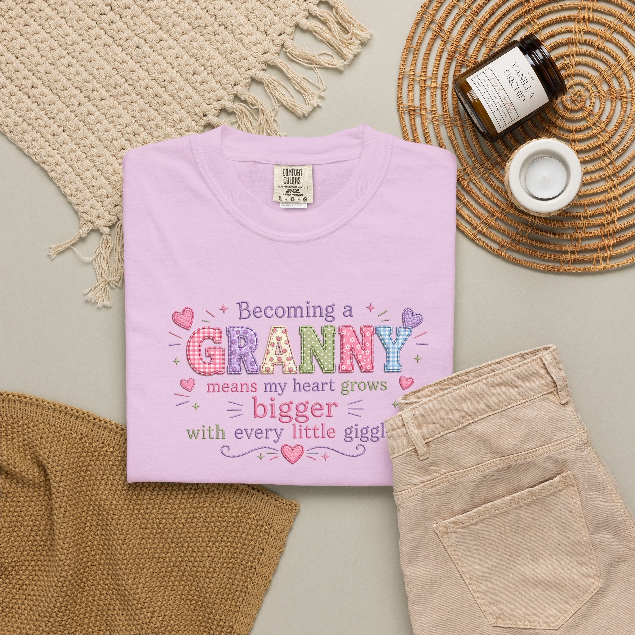 Becoming a Granny T-Shirt – Cute Grandma Shirt with "Becoming a Granny means my heart grows bigger with every little giggle" Design