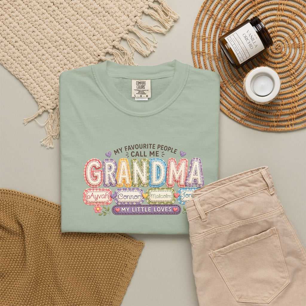 Grandma T-Shirt - My Favorite People Call Me Grandma (Cute Floral Retro Design)