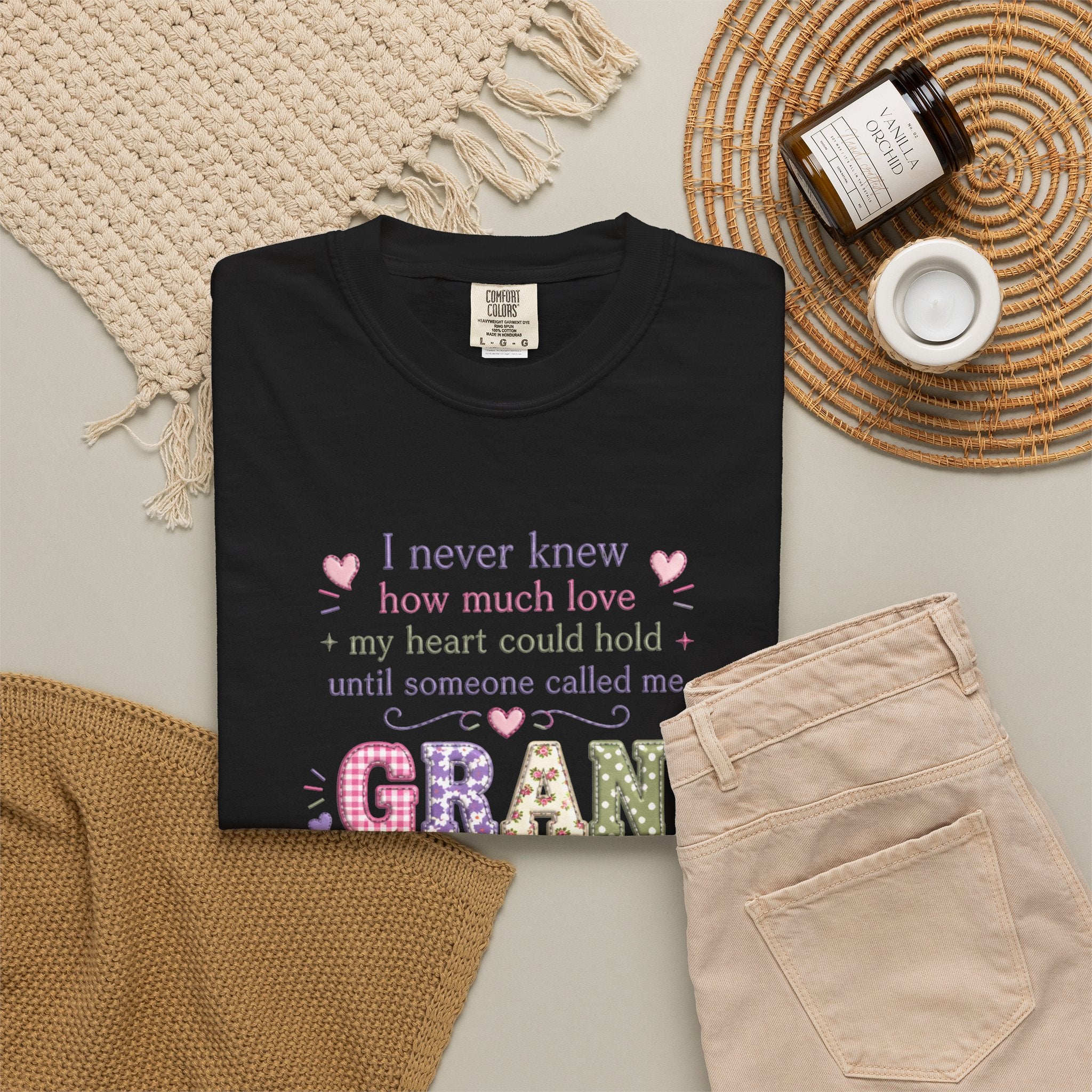 Gran Mom T-Shirt — "I never knew how much love my heart could hold until someone called me Gran" — Cute Floral Grandma Gift