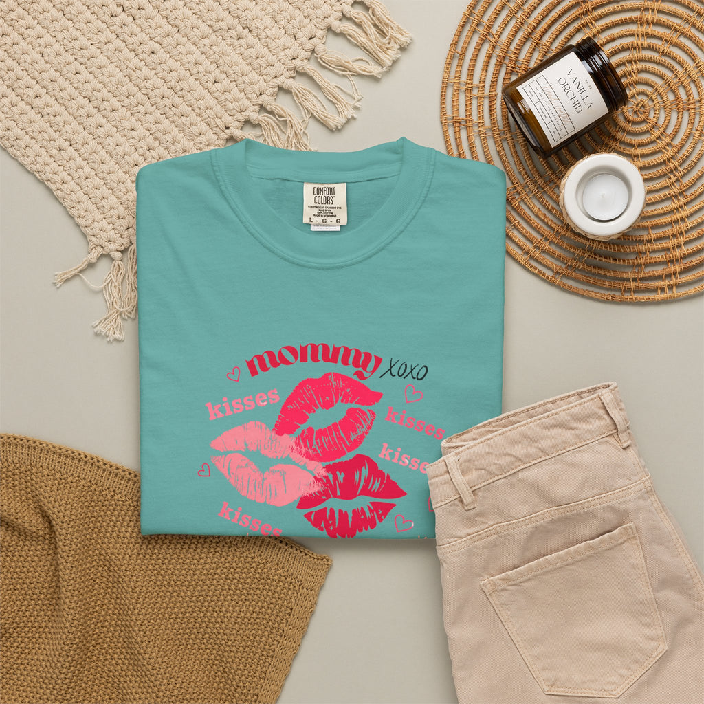 MOMMY — Mend Everything Kiss Print T-Shirt