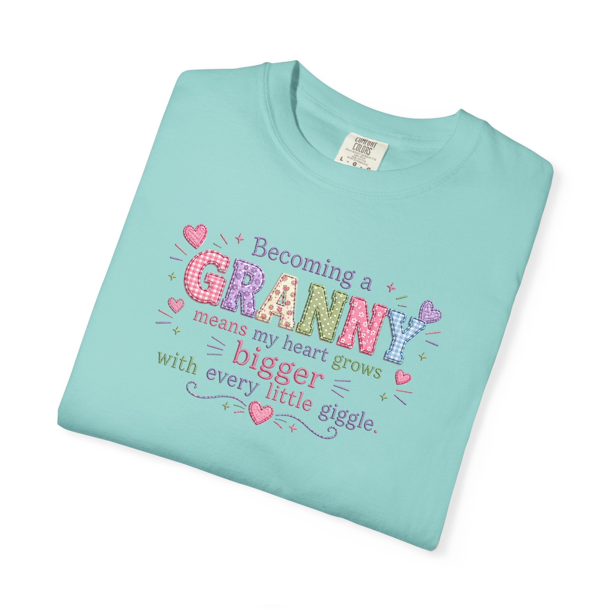 Becoming a Granny T-Shirt – Cute Grandma Shirt with "Becoming a Granny means my heart grows bigger with every little giggle" Design