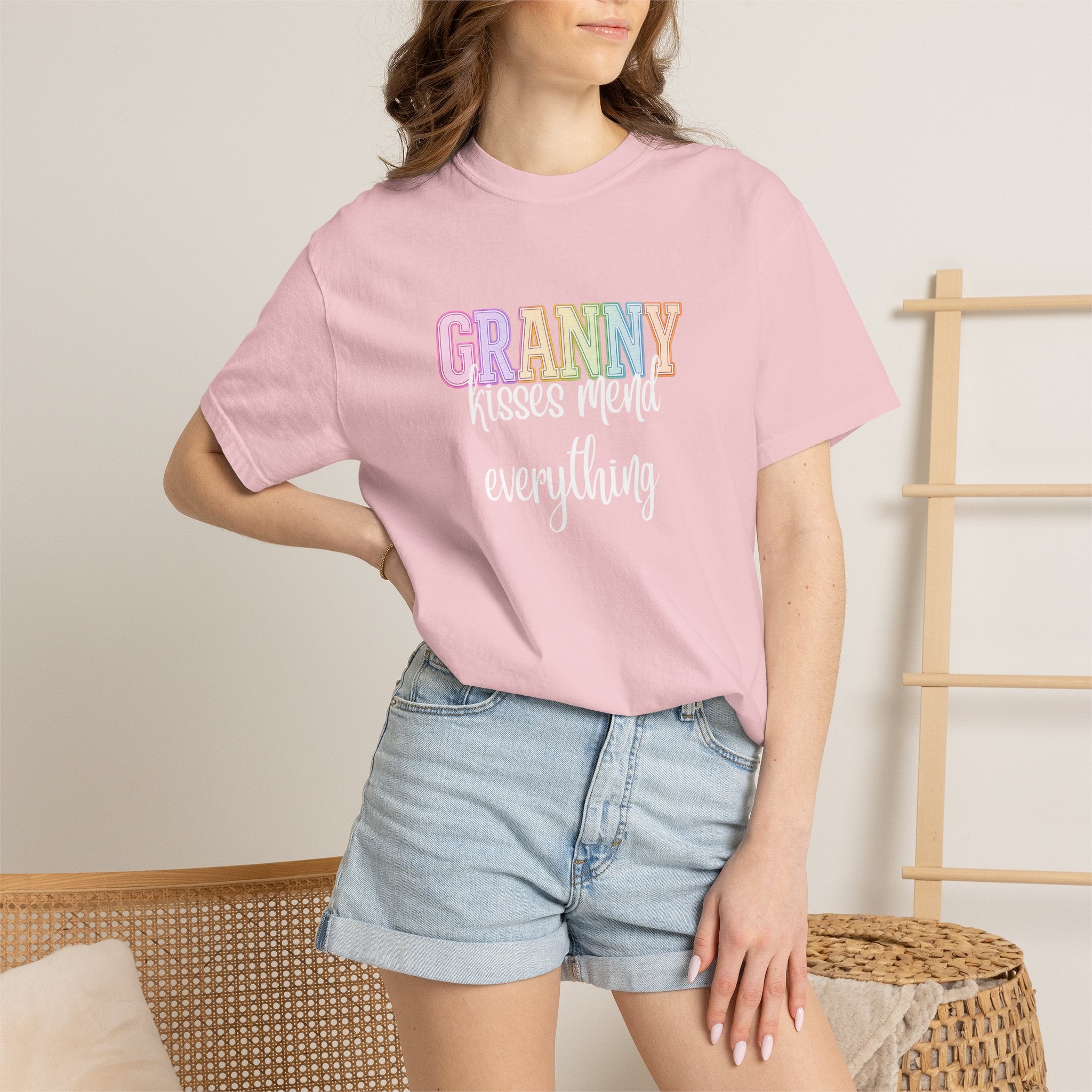 GRANNY Kisses Mend Everything Tee