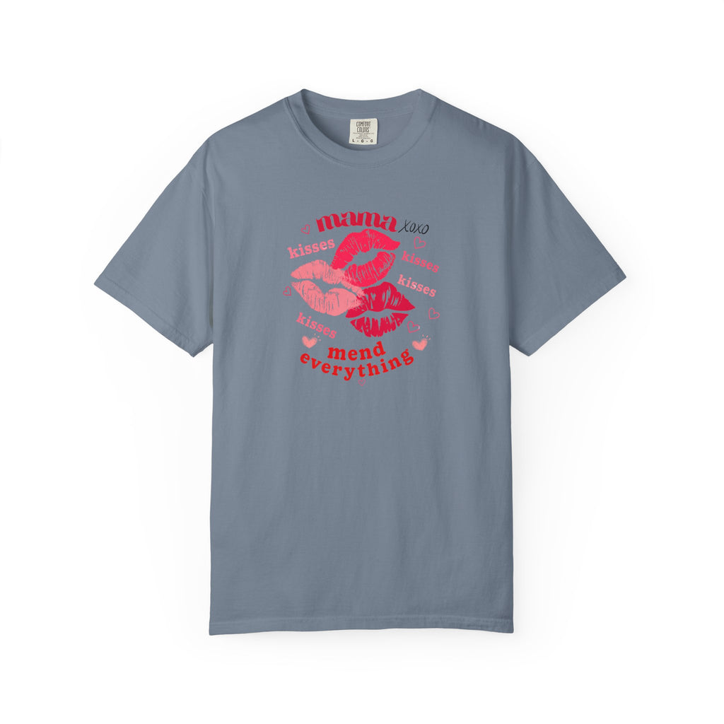 MAMA — Mend Everything Kiss Print T-Shirt
