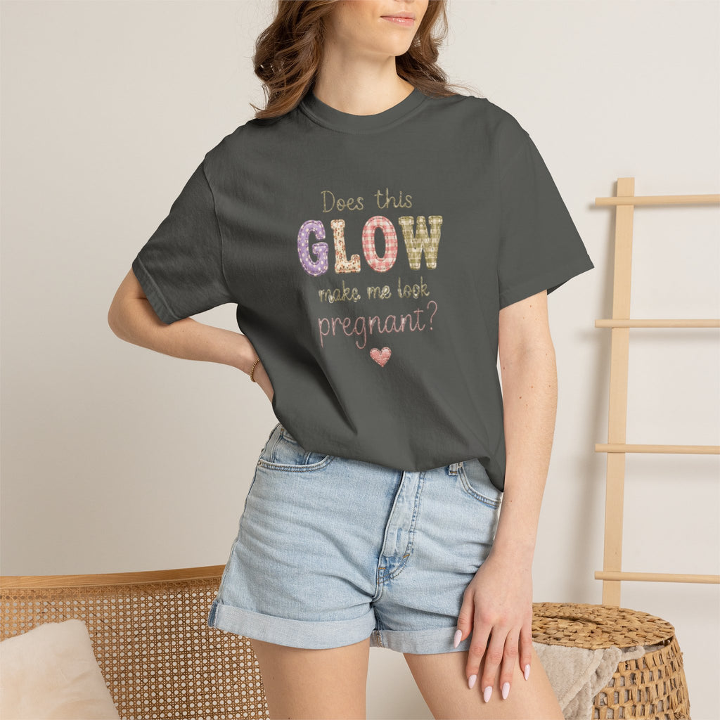 Does This Glow Make Me Look Pregnant? Graphic T-Shirt — Cute Pregnancy Announcement Tee