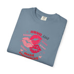 MUM — Mend Everything Kiss Print T-Shirt