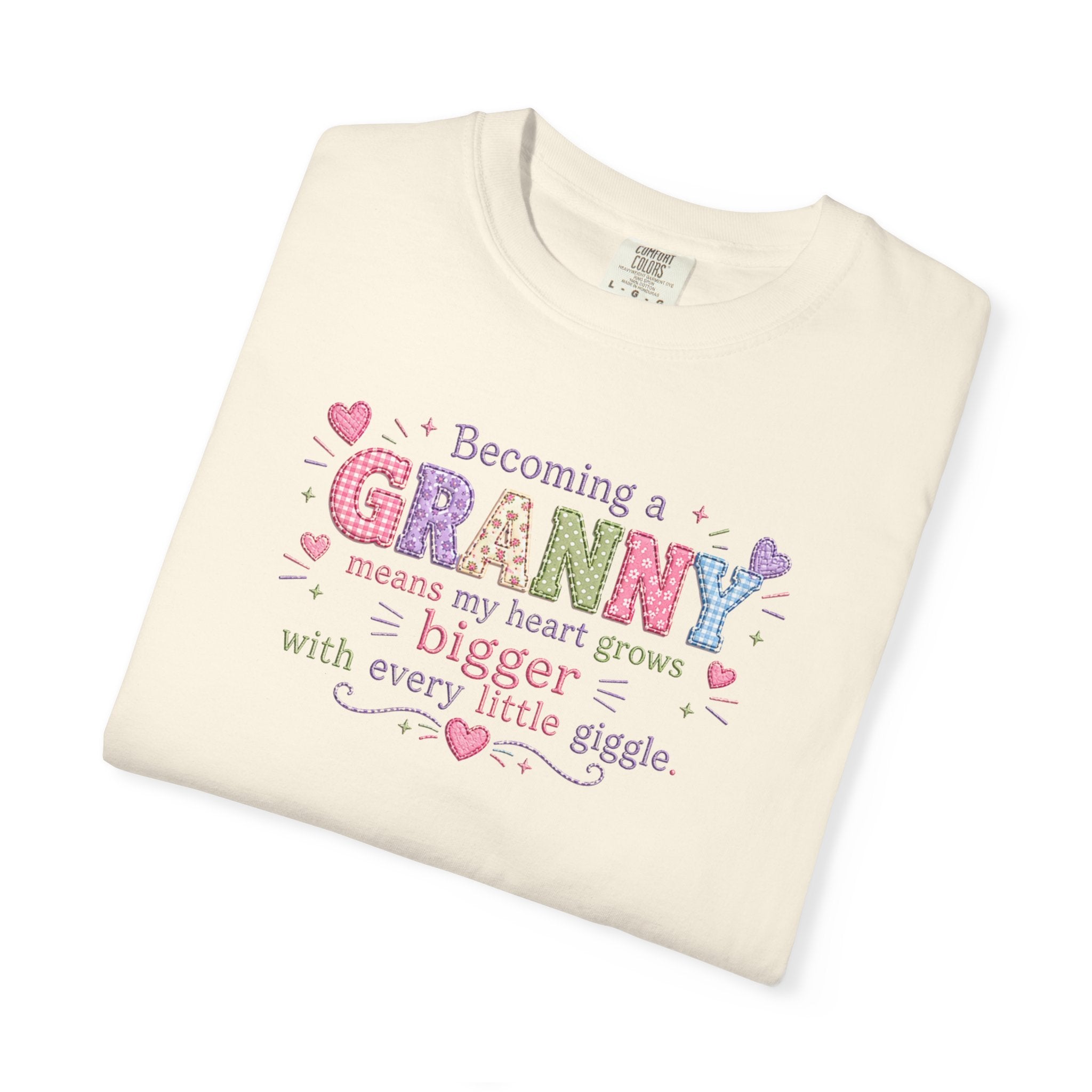 Becoming a Granny T-Shirt – Cute Grandma Shirt with "Becoming a Granny means my heart grows bigger with every little giggle" Design