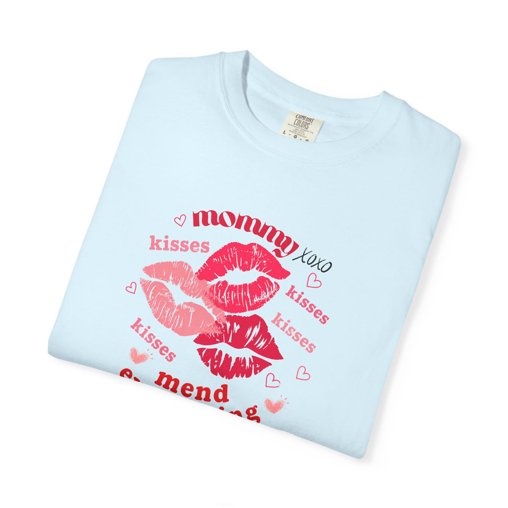 MOMMY — Mend Everything Kiss Print T-Shirt