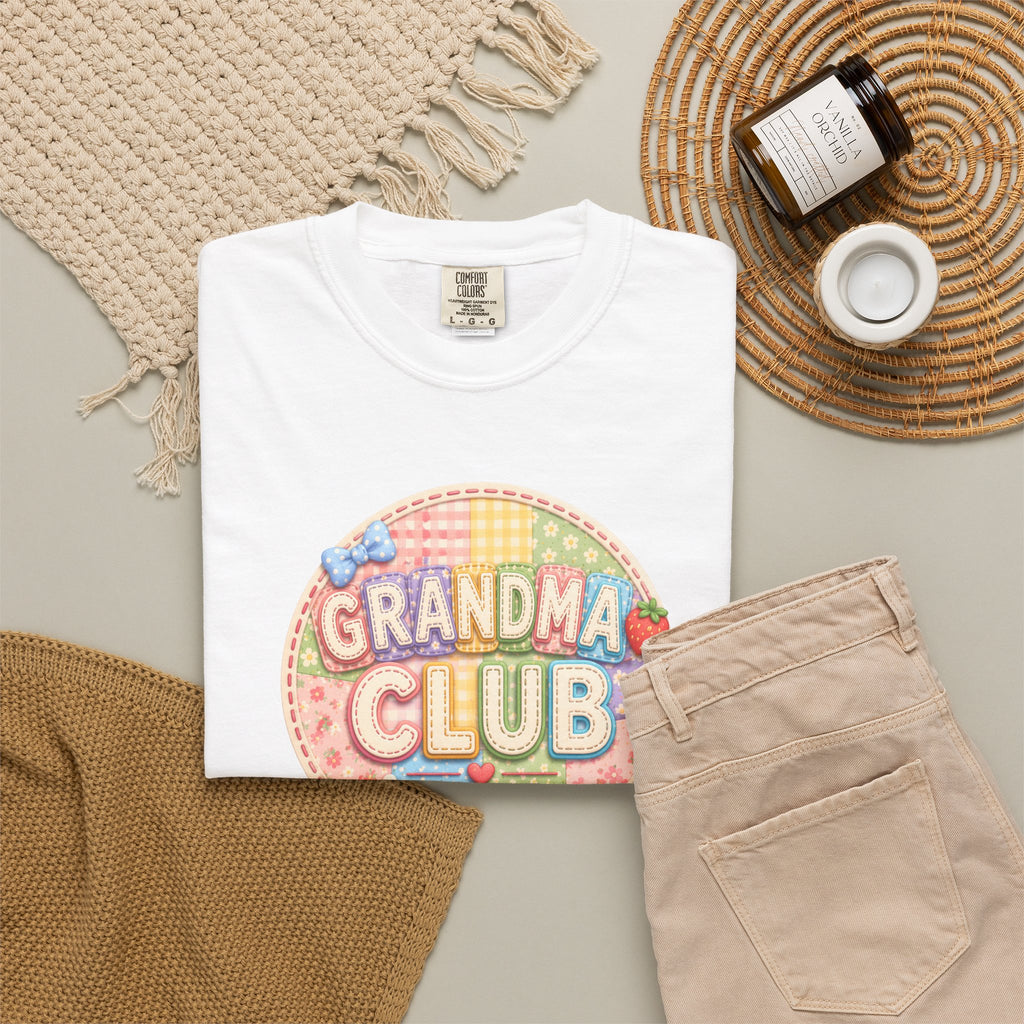 Grandma Club T-Shirt — Cute Retro Floral Badge Tee for Grandmothers