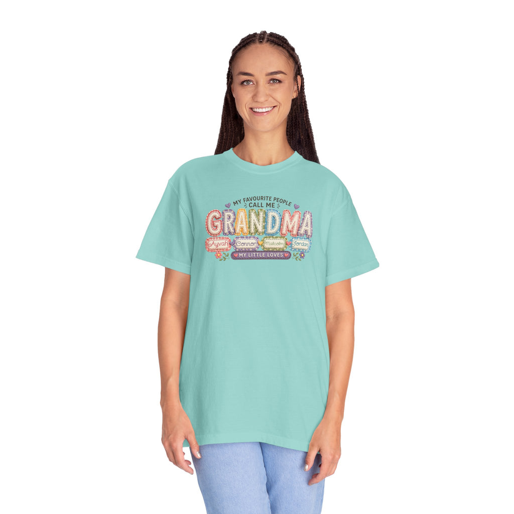 Grandma T-Shirt - My Favorite People Call Me Grandma (Cute Floral Retro Design)