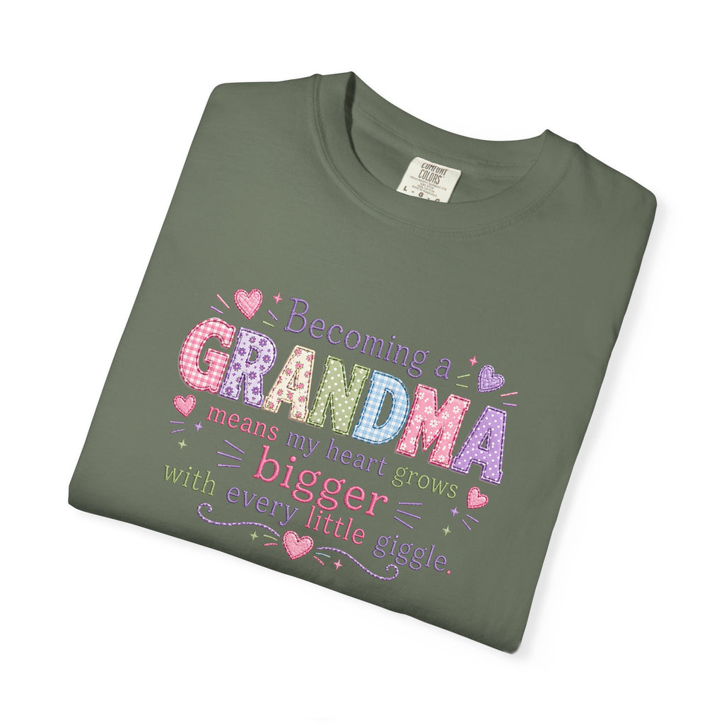 Grandma T-Shirt - "Becoming a Grandma Means My Heart Grows Bigger" - Cute Pastel New Grandma Gift