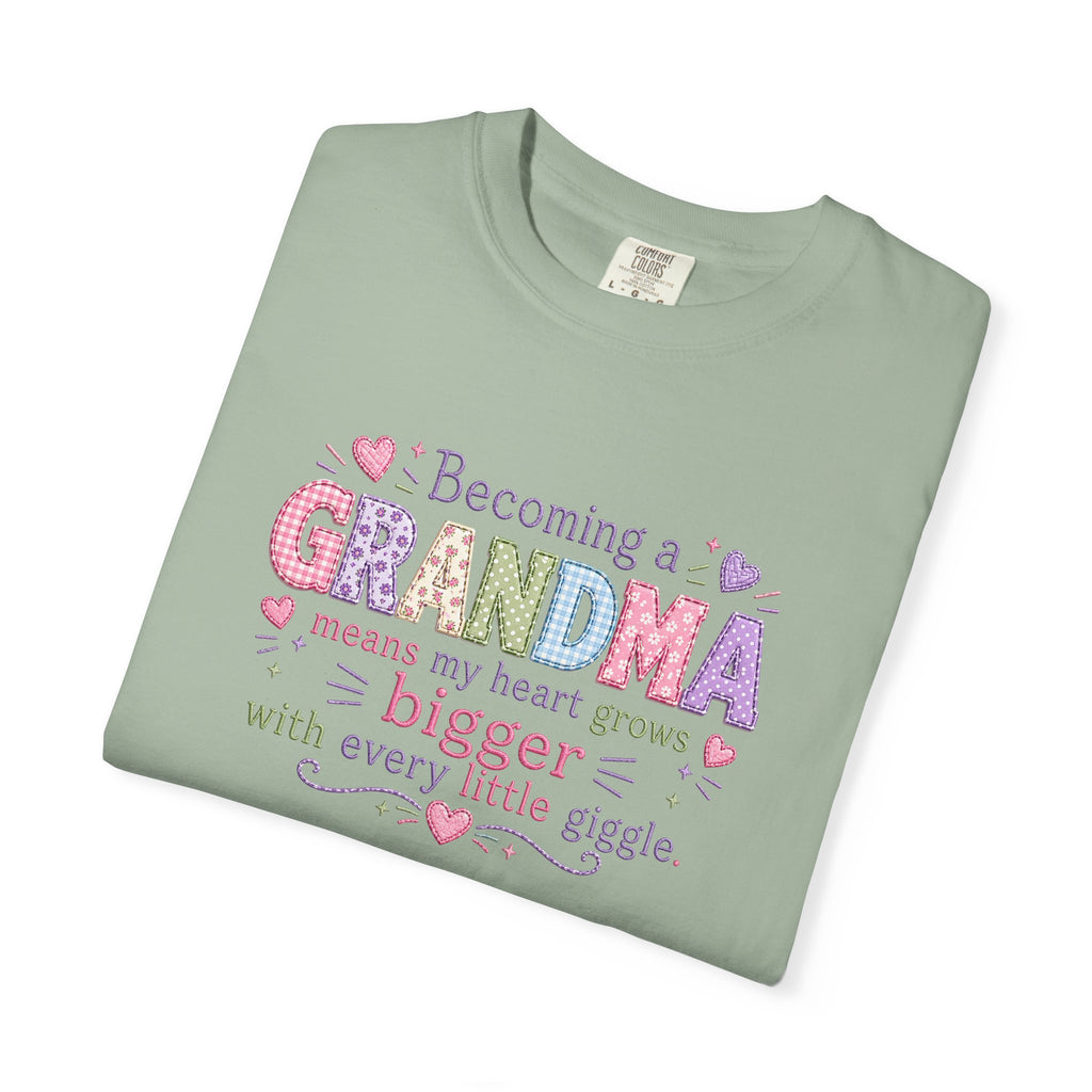 Grandma T-Shirt - "Becoming a Grandma Means My Heart Grows Bigger" - Cute Pastel New Grandma Gift