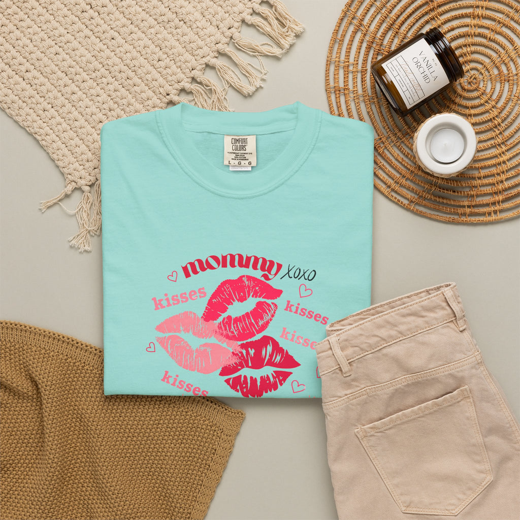 MOMMY — Mend Everything Kiss Print T-Shirt