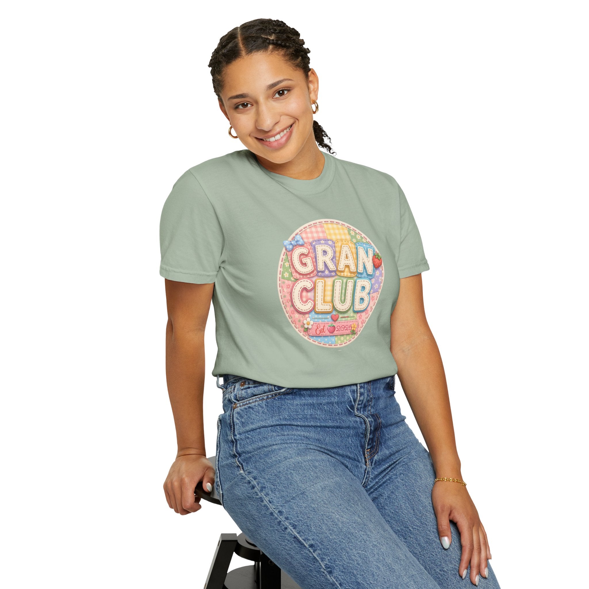 Gran Club Graphic T-Shirt — Retro Pastel Circle Design