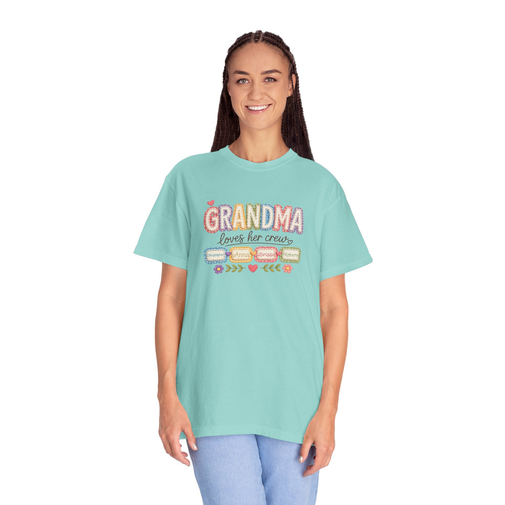 Grandma Loves Her Crew T-Shirt – Cute Pastel Grandma Family Tee