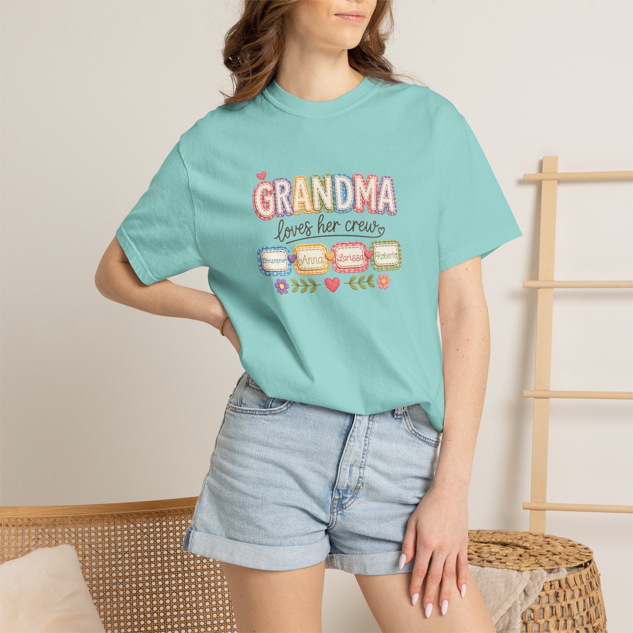 Grandma Loves Her Crew T-Shirt – Cute Pastel Grandma Family Tee