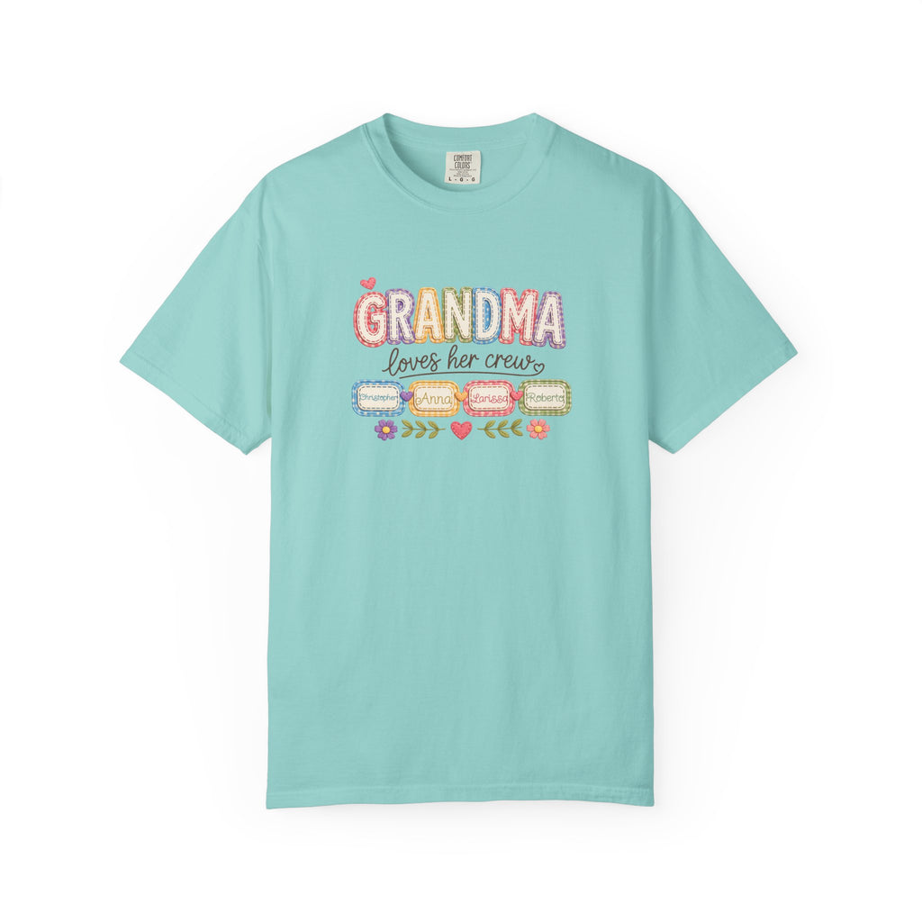 Grandma Loves Her Crew T-Shirt – Cute Pastel Grandma Family Tee