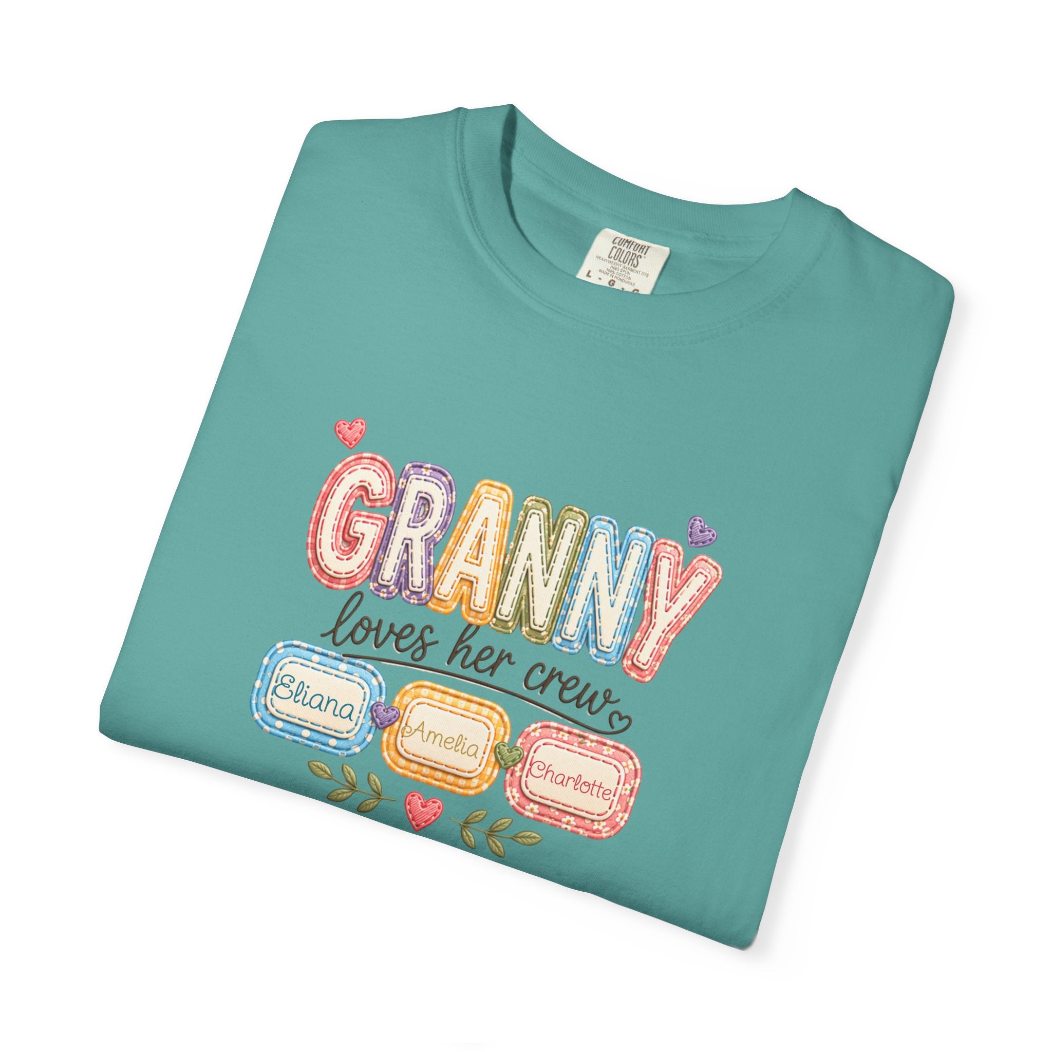 Granny Loves Her Crew T-Shirt – Cute Grandma Family Names Tee