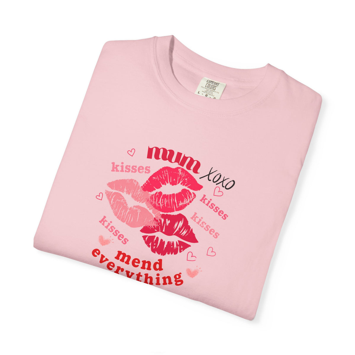 MUM — Mend Everything Kiss Print T-Shirt