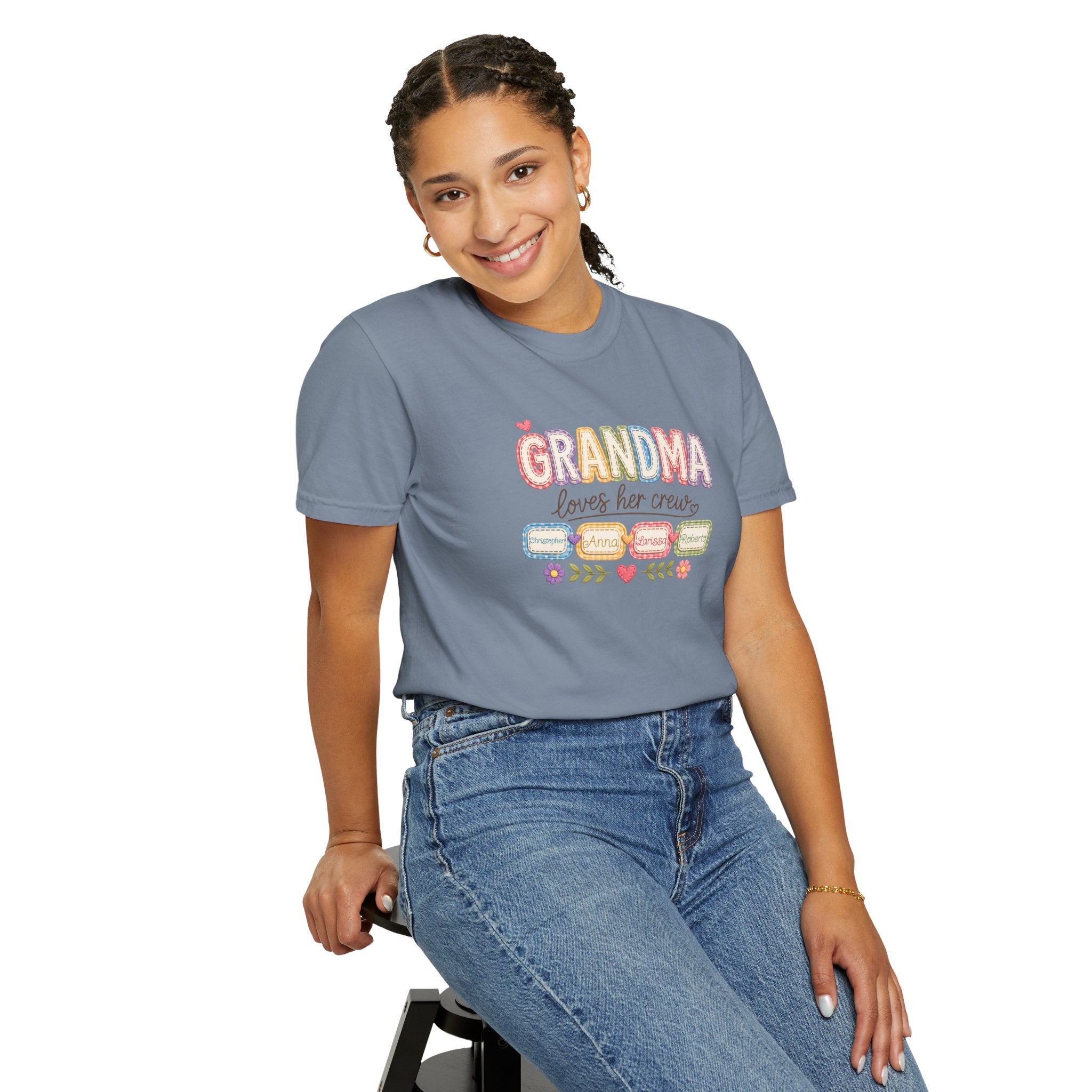 Grandma Loves Her Crew T-Shirt – Cute Pastel Grandma Family Tee