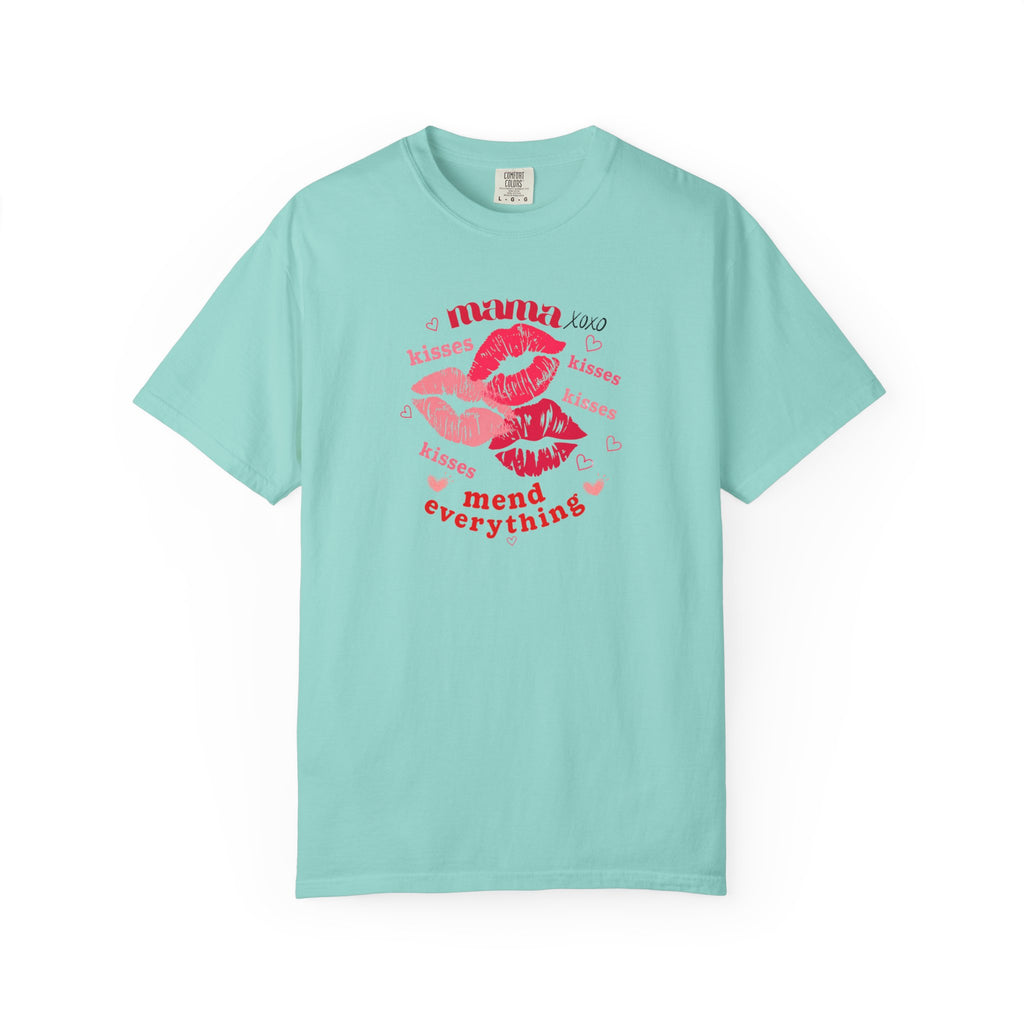 MAMA — Mend Everything Kiss Print T-Shirt