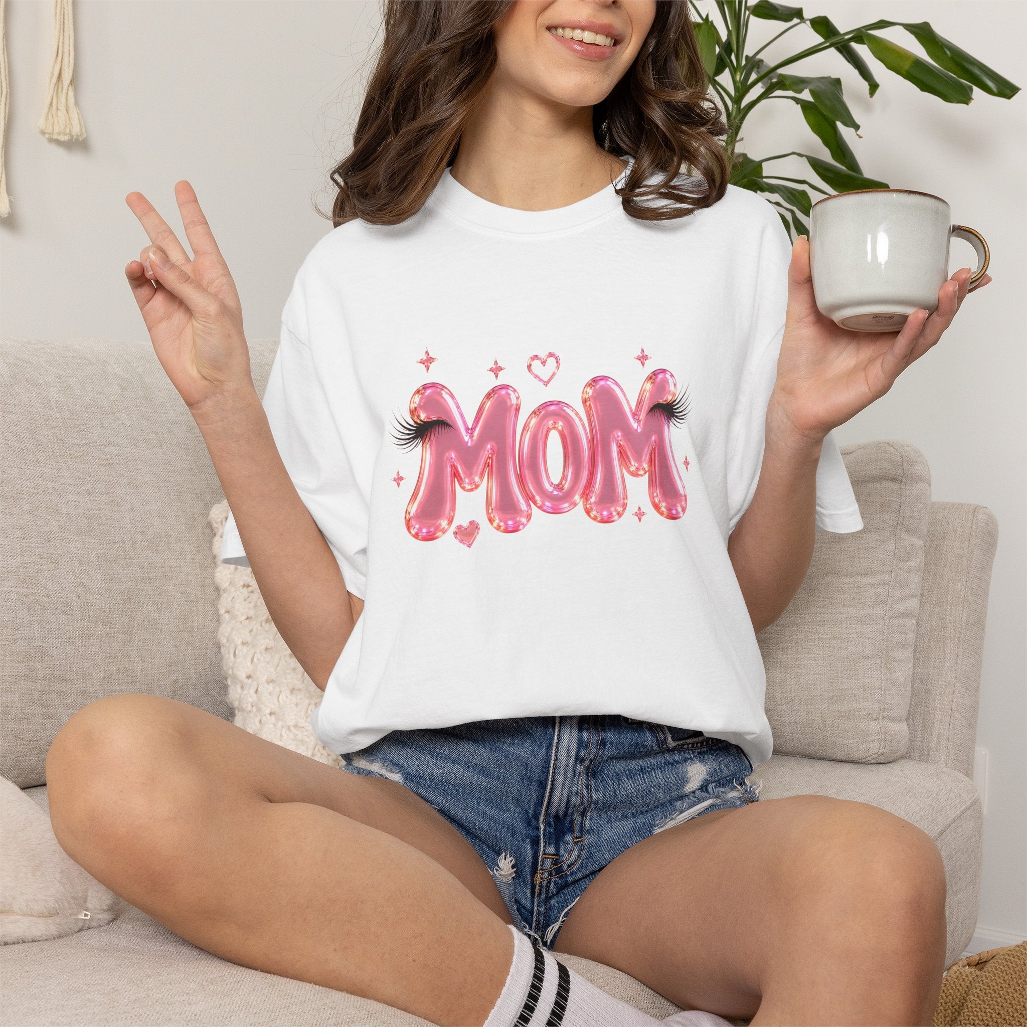 MOM Pink Balloon Eyelashes T-Shirt