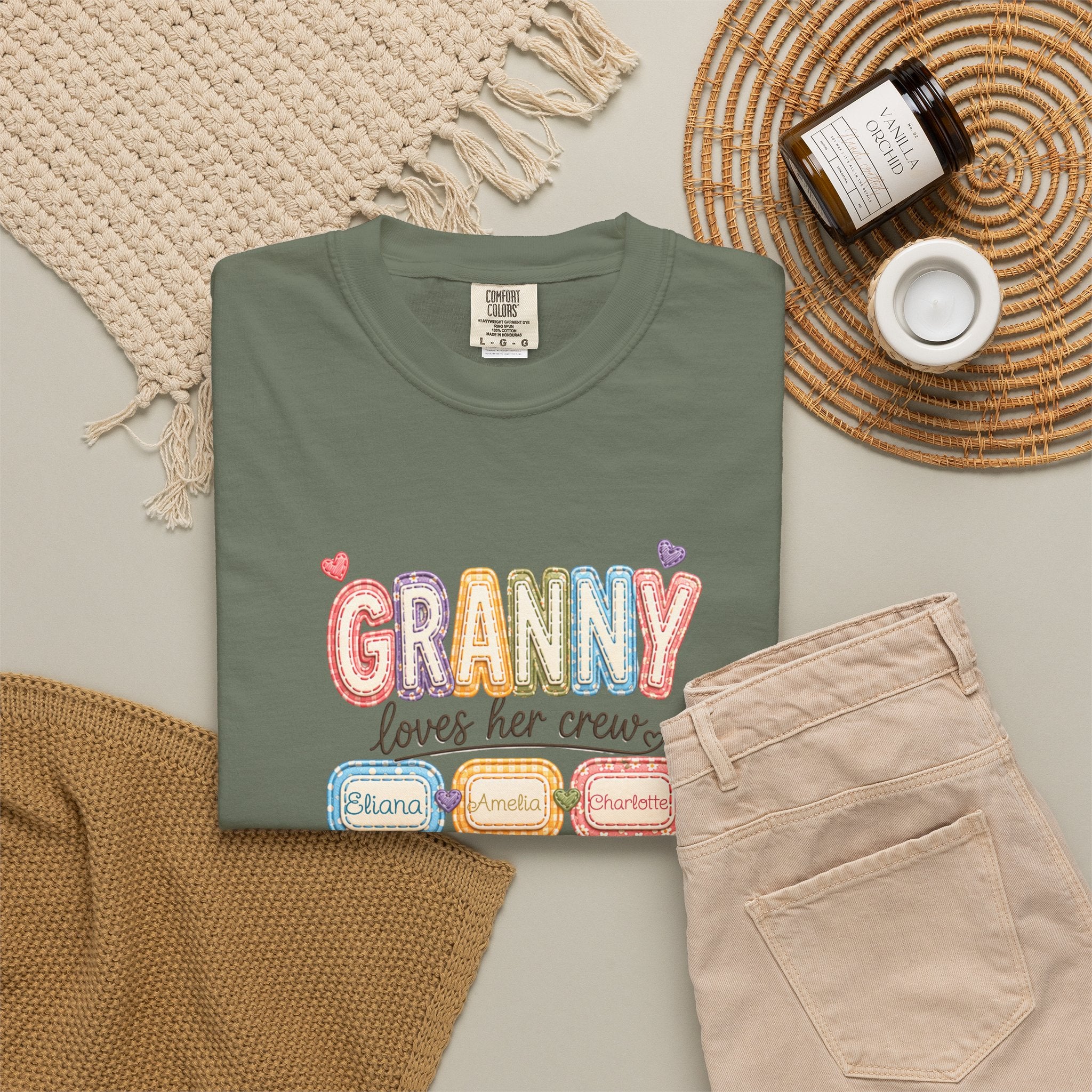 Granny Loves Her Crew T-Shirt – Cute Grandma Family Names Tee