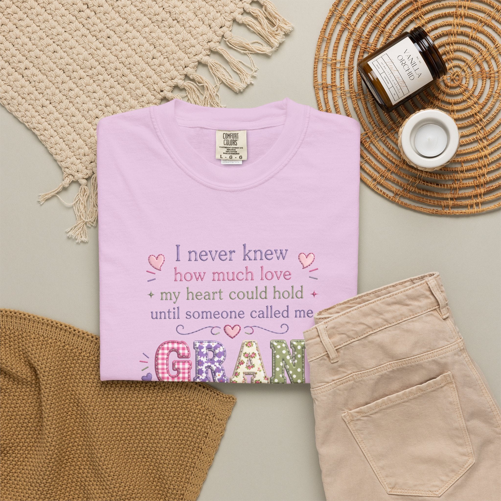 Gran Mom T-Shirt — "I never knew how much love my heart could hold until someone called me Gran" — Cute Floral Grandma Gift