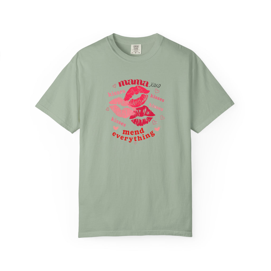 MAMA — Mend Everything Kiss Print T-Shirt