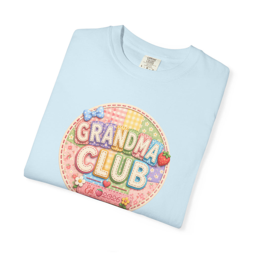 Grandma Club T-Shirt — Cute Retro Floral Badge Tee for Grandmothers