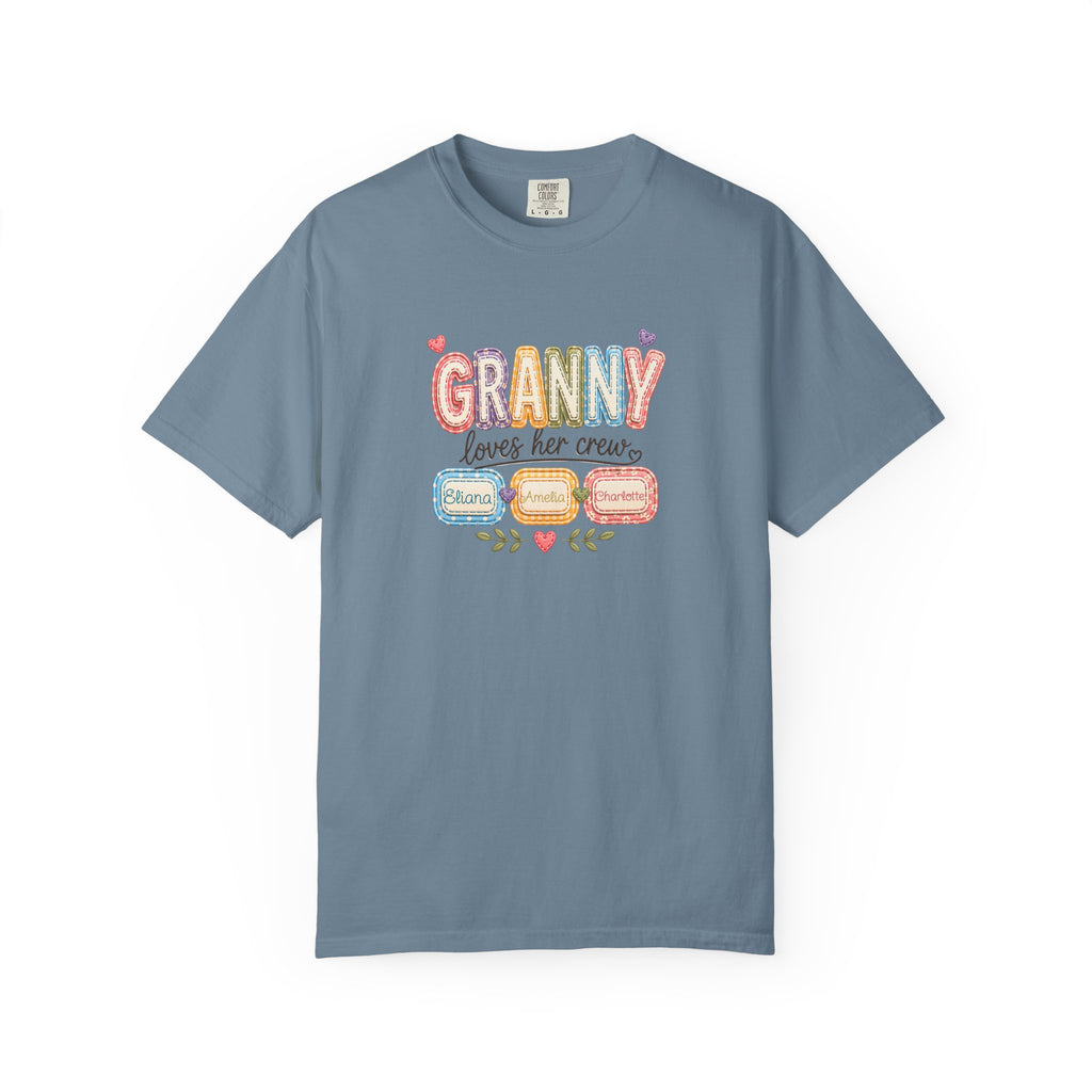 Granny Loves Her Crew T-Shirt – Cute Grandma Family Names Tee