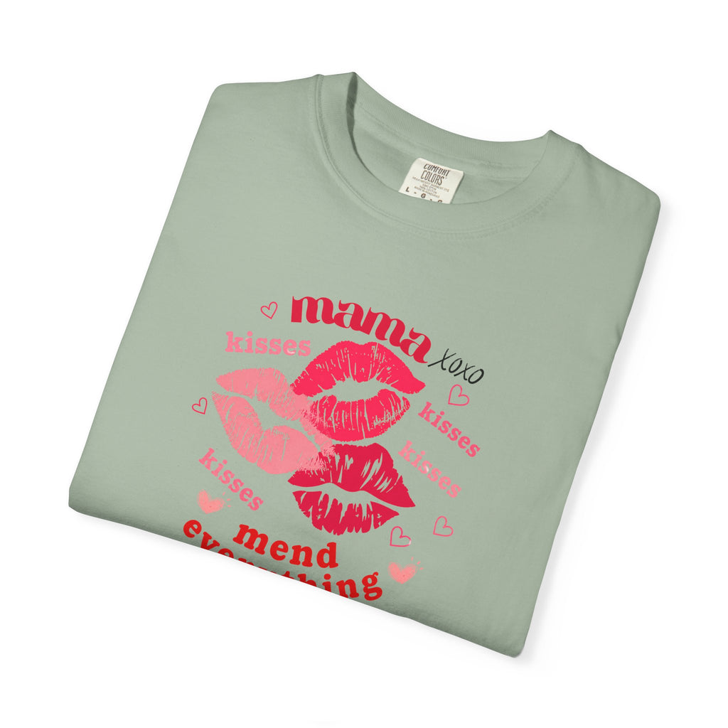 MAMA — Mend Everything Kiss Print T-Shirt