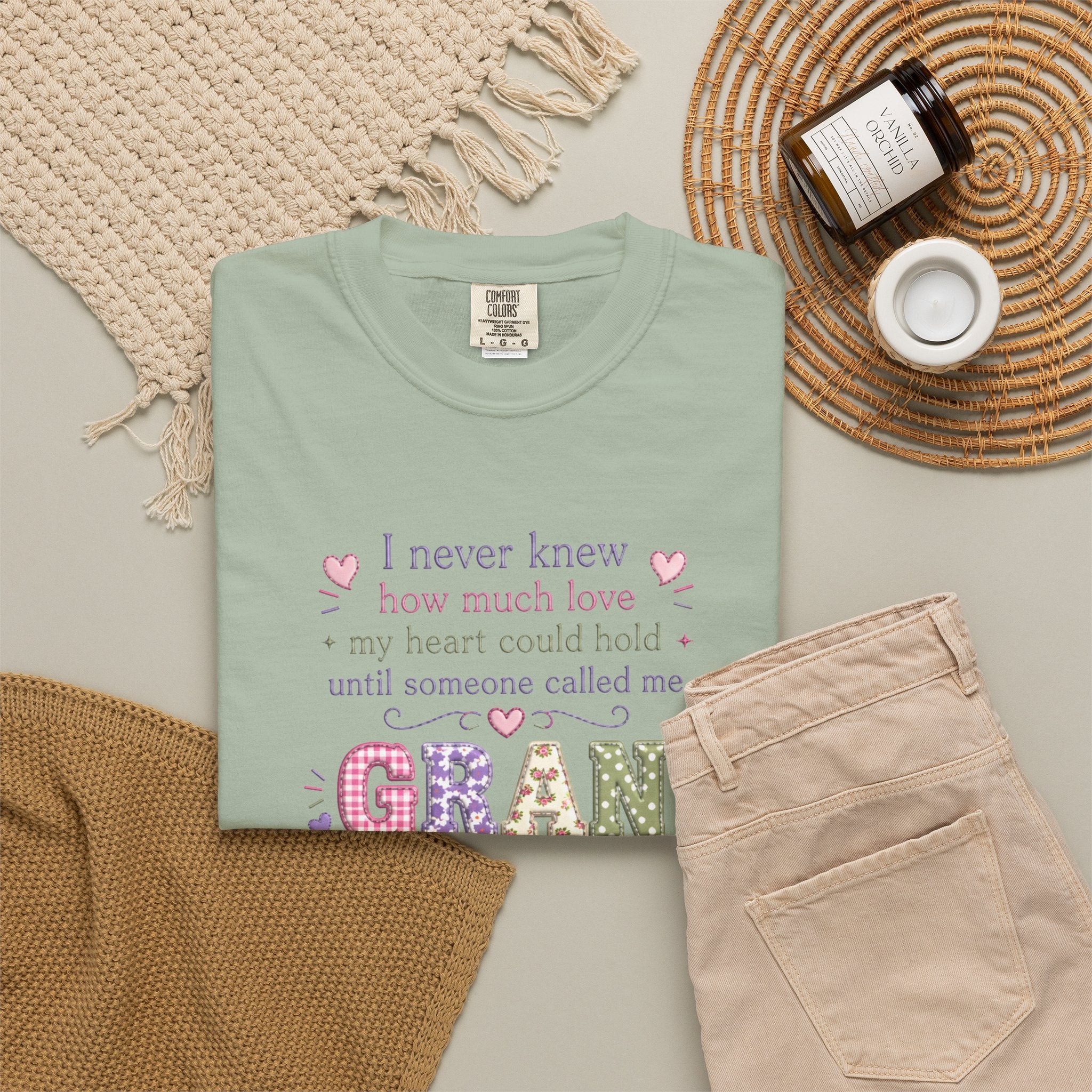 Gran Mom T-Shirt — "I never knew how much love my heart could hold until someone called me Gran" — Cute Floral Grandma Gift