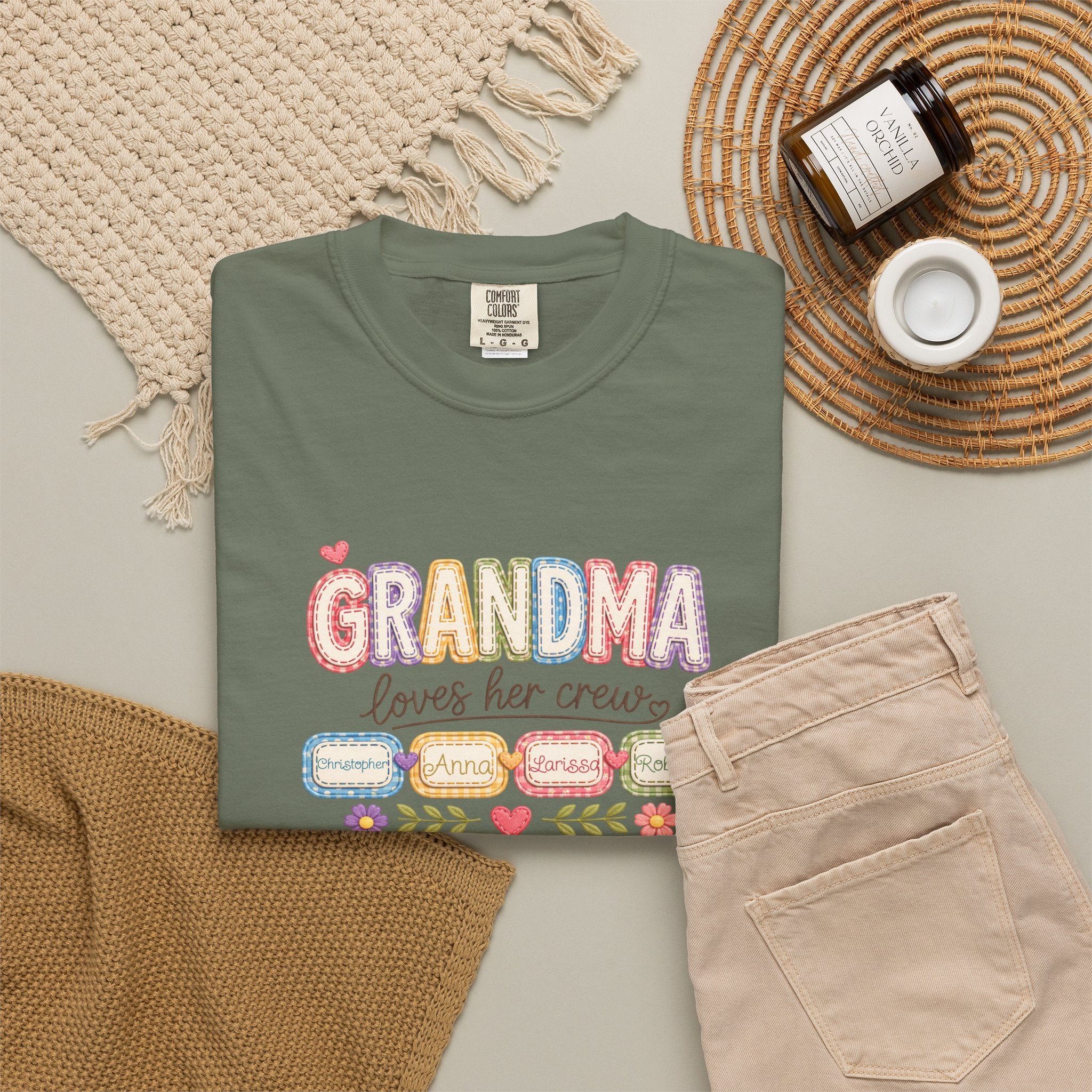 Grandma Loves Her Crew T-Shirt – Cute Pastel Grandma Family Tee
