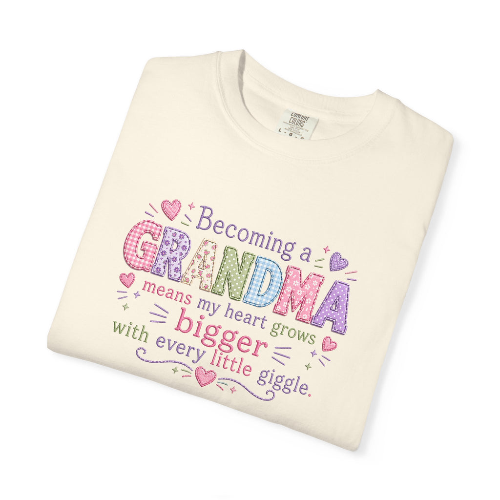 Grandma T-Shirt - "Becoming a Grandma Means My Heart Grows Bigger" - Cute Pastel New Grandma Gift