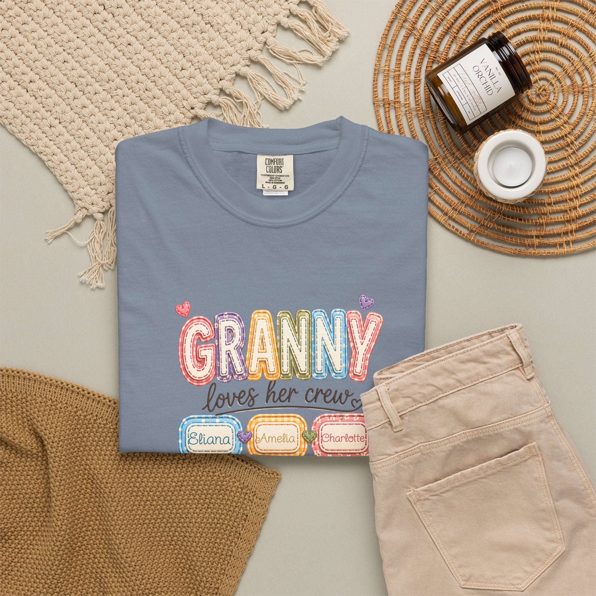 Granny Loves Her Crew T-Shirt – Cute Grandma Family Names Tee