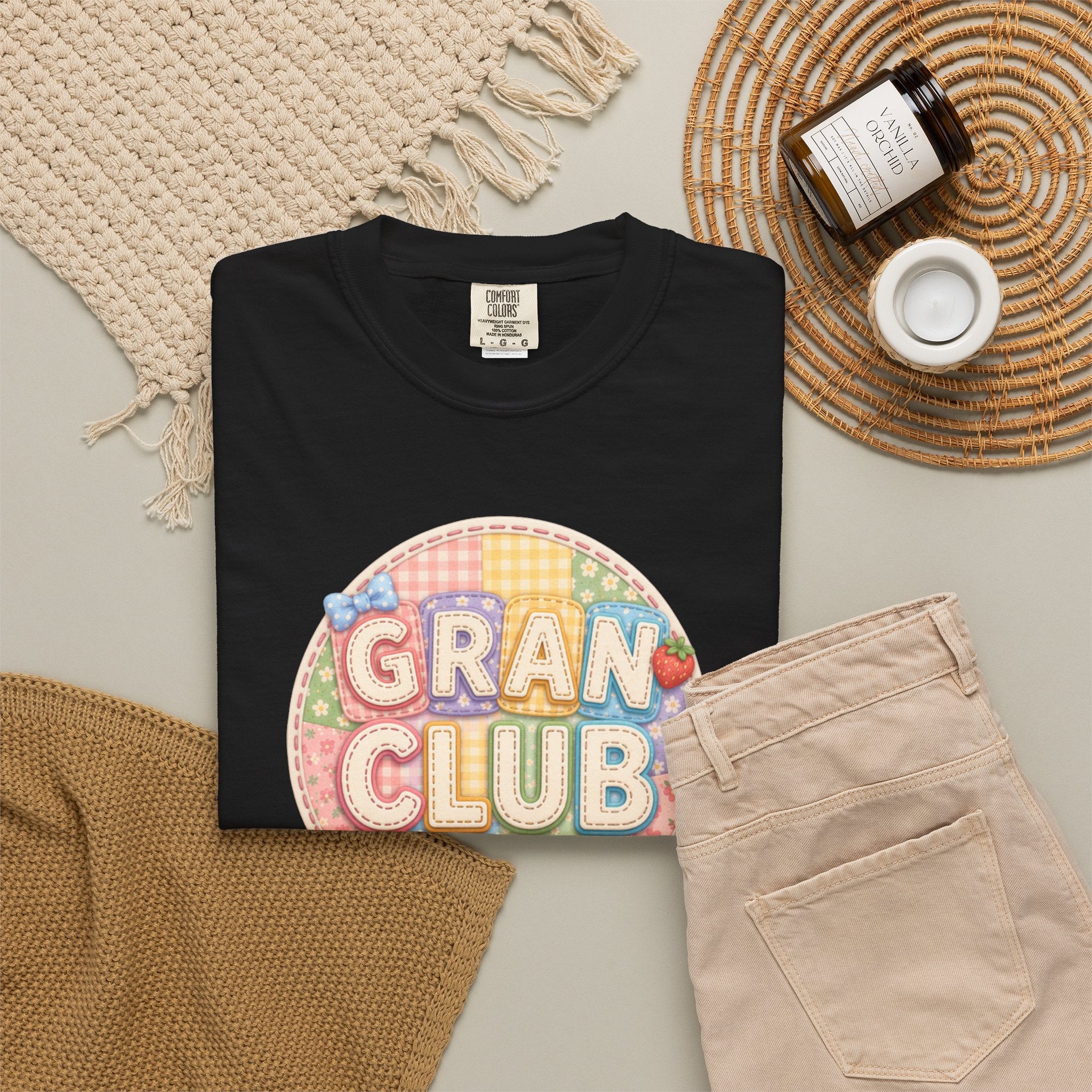 Gran Club Graphic T-Shirt — Retro Pastel Circle Design