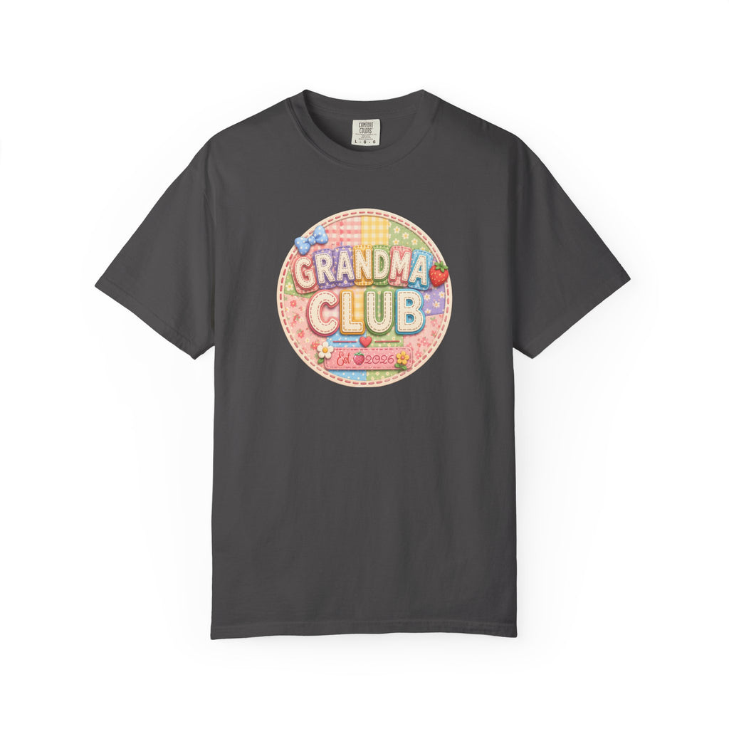 Grandma Club T-Shirt — Cute Retro Floral Badge Tee for Grandmothers