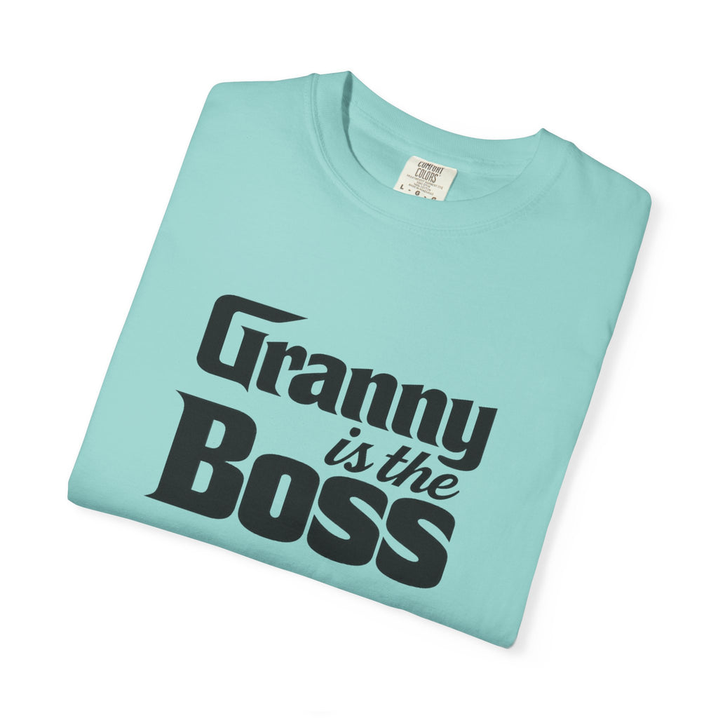 Granny Is the Boss T-Shirt – Funny Grandma Gift, Mother’s Day & Birthday Tee